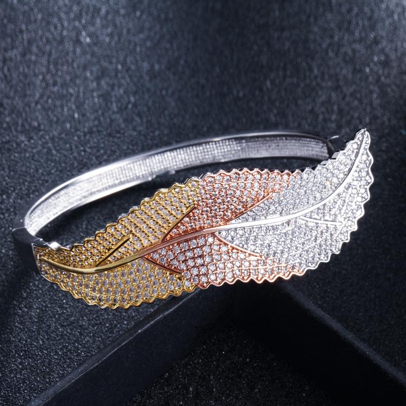 S0134 Hand Jewelry Personalized Creative Leaf Bracelet Super Flash Zircon