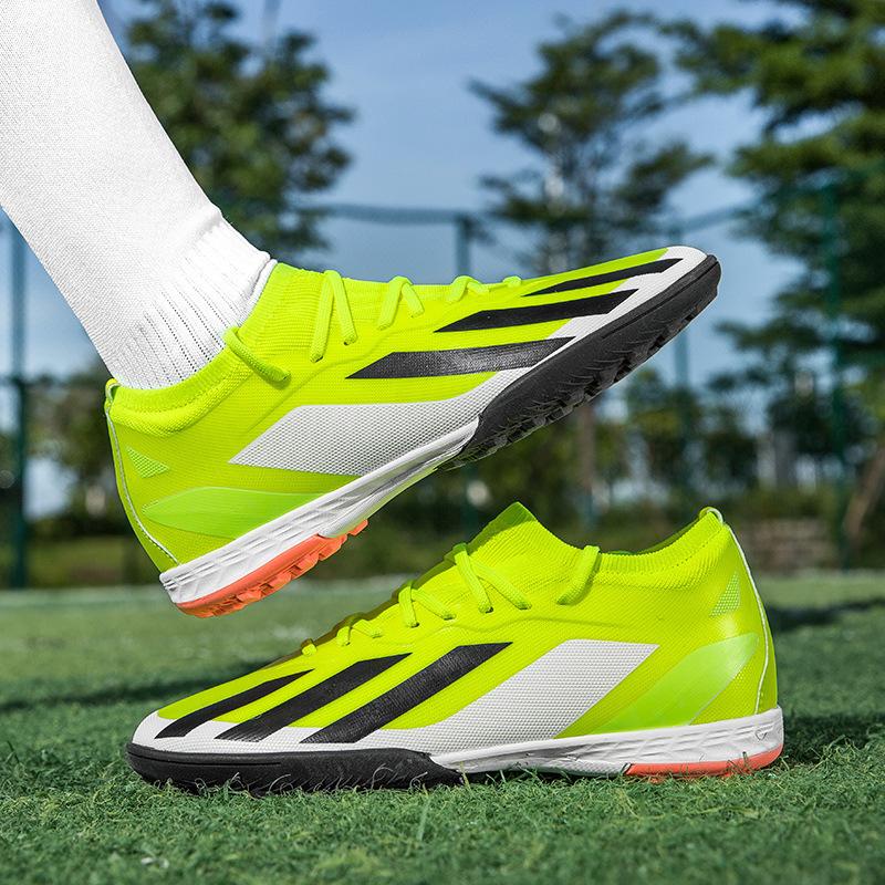 

Внешняя торговля 2025 новые низкие футбольные бутсы, молодежные студенческие травяные мужские и женские с длинными шипами тренировочные спортивные туфли 45