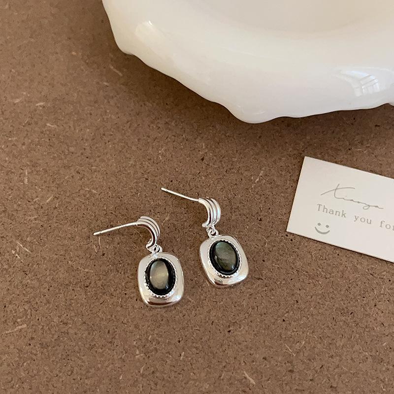 

Французские ретро геометрические металлические серьги-гвоздики Fritillary для женщин, легкие, роскошные, элегантные, темпераментные, уникальные, модные, универсальные серьги-уши