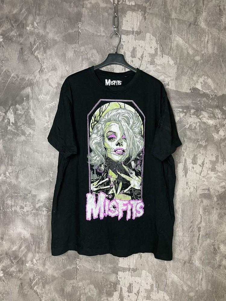 

Vintage Misfits Sexy Girl Logo Y2K Metal Band Unisex Tshirt Size S5XL KH9118 Unisex T-Shirt L