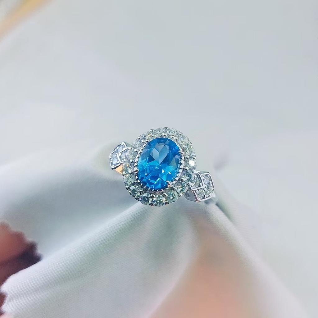 Light luxury exquisite imitation royal sapphire ring, women's heavy industry circumference set with emerald niche personalized colored treasure