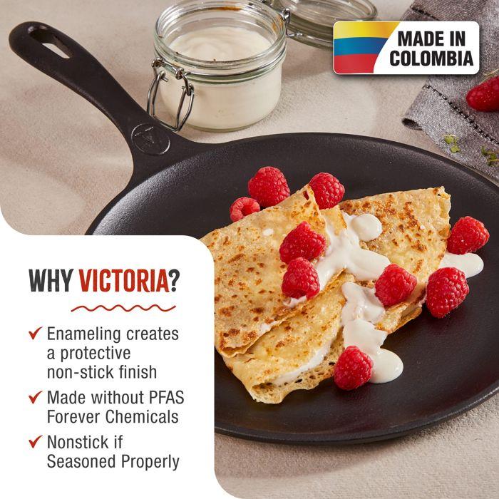 Plaque à Griller Comal en Fonte Émailleé Induction pour Pizza 26cm Feu, Barbecue Victoria 34504 Noir