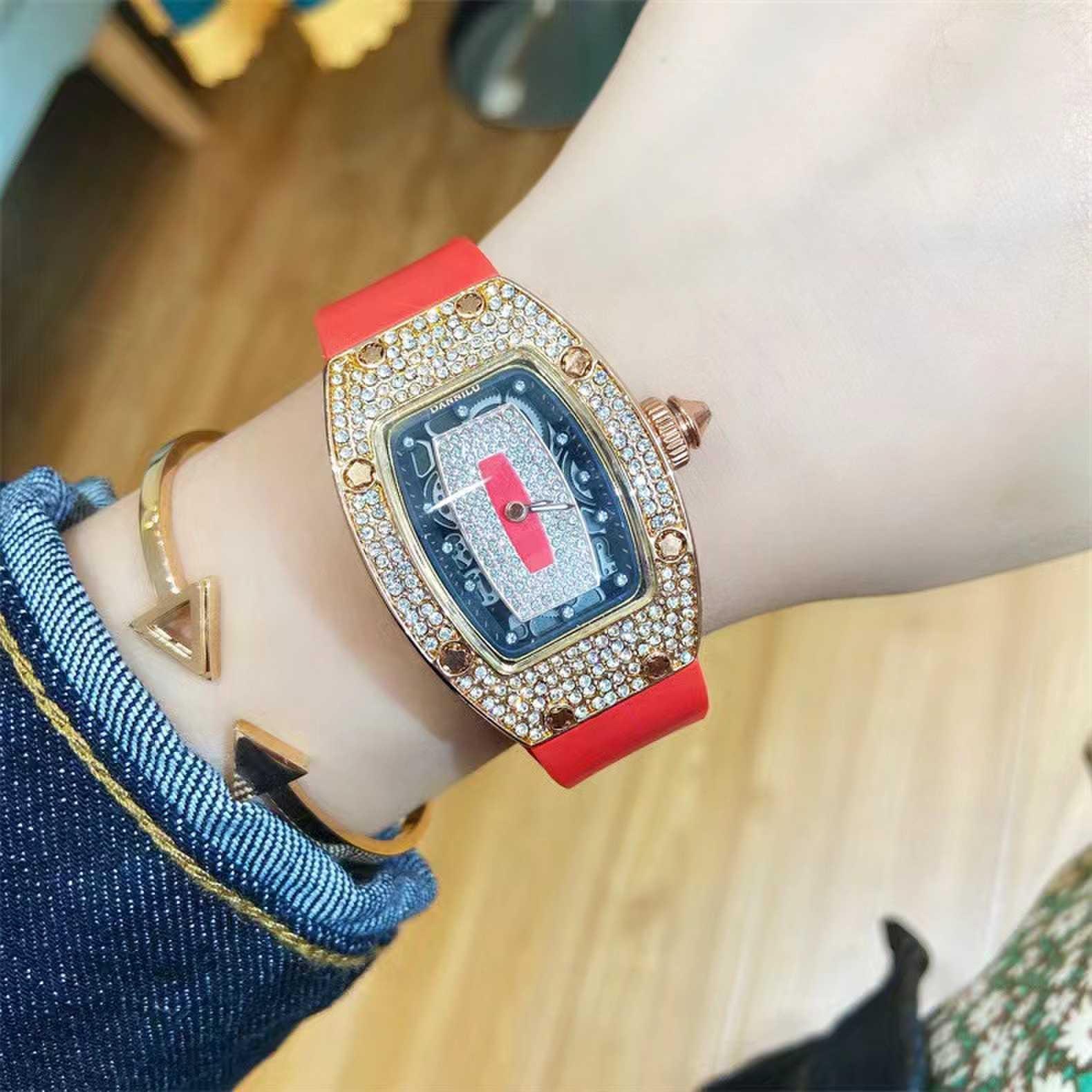 European and American Style Women`s Fashion