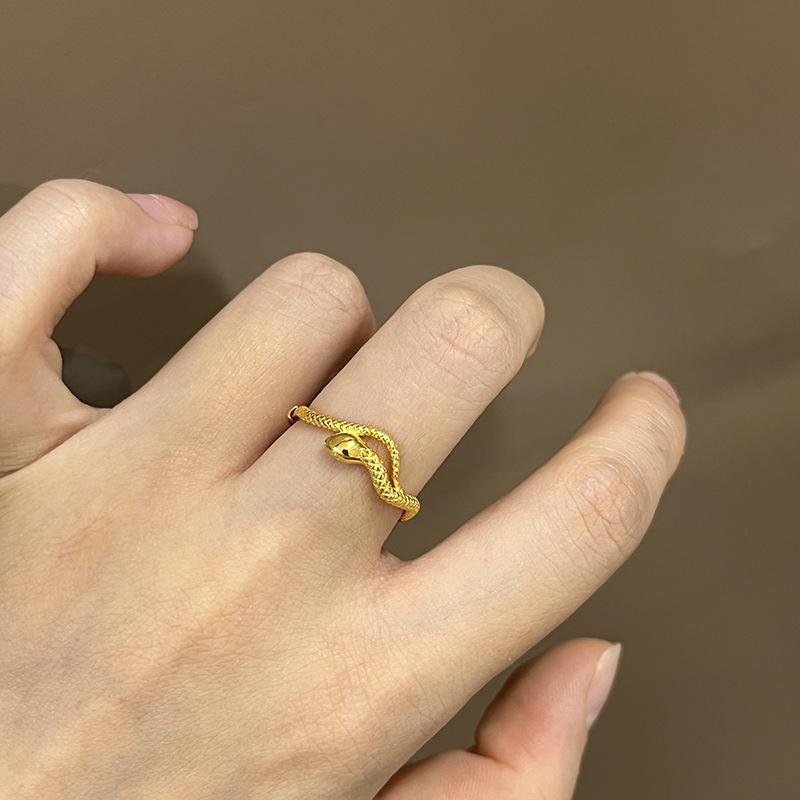 Xiaohongshu Zodiac Snake Ring - Women's Twisted Sand Gold Design for New Year 