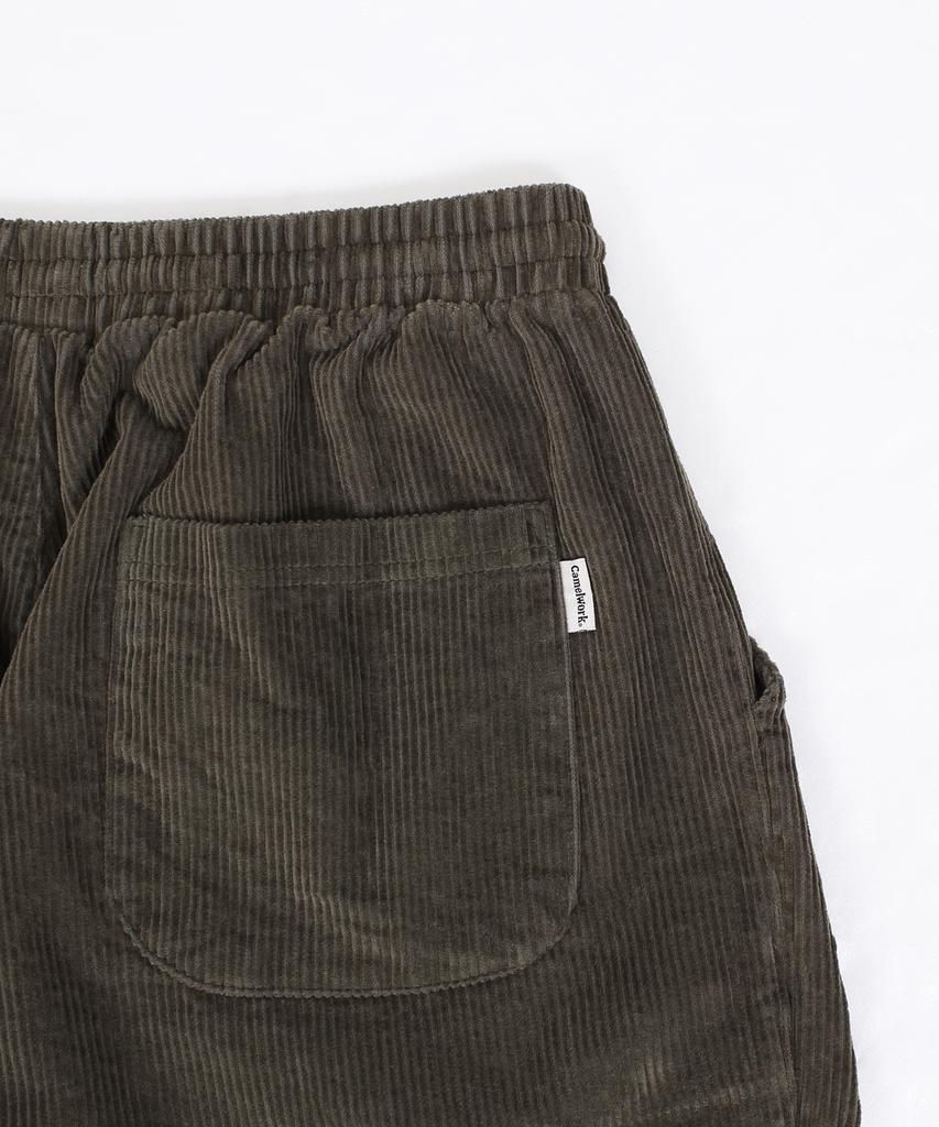 CAMEL WORK Wide Corduroy Cut Cargo Pants (Green)