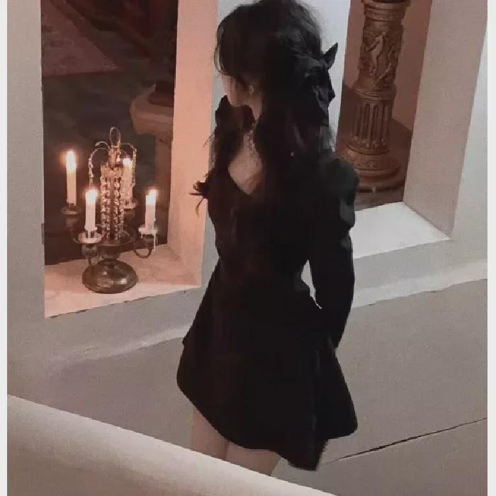 Elegantní francouzské šaty s čtvercovým výstřihem - Dámské podzim 2023 zeštíhlující pas s dlouhým rukávem