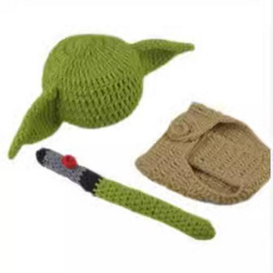 Ručně vyrobený zelený Yoda vlněný outfit pro miminkovské focení