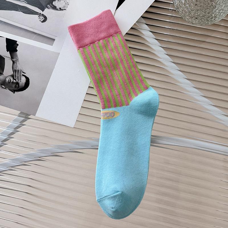 Ladies Spring and Autumn Trend Personality Lovely Vertical Stripe Color Contrast Letter Tube Socks