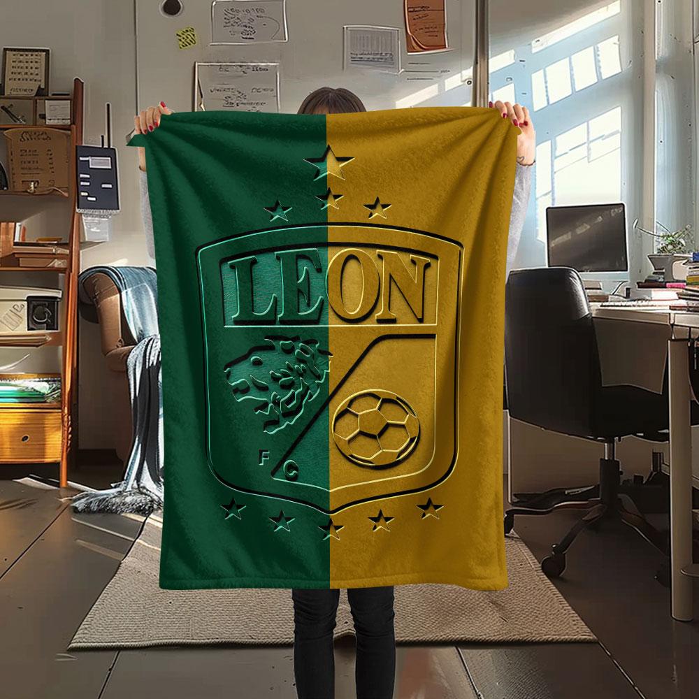 1PC Club León Football Club Patterned Flannel Blanket Suitable For All Seasons for Home Decor Warmth and Comfort Gifts Holiday Present