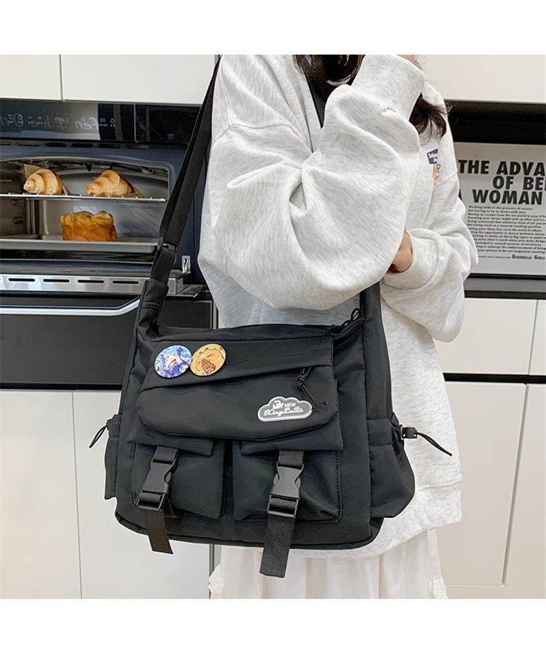 

Crossbody bag trendy brand large capacity spring and autumn new ins shoulder bag Japanese casual mailman bag versatile small satchel чёрный