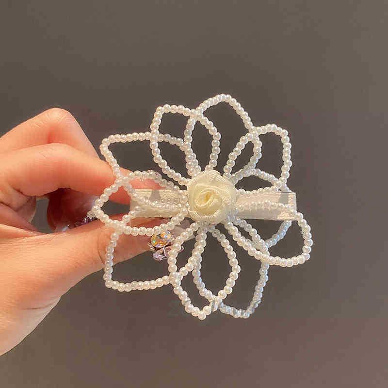 Korean Pearl Flower Retro Hair Clip: Elegant Side Bangs Accessory with Unique Design