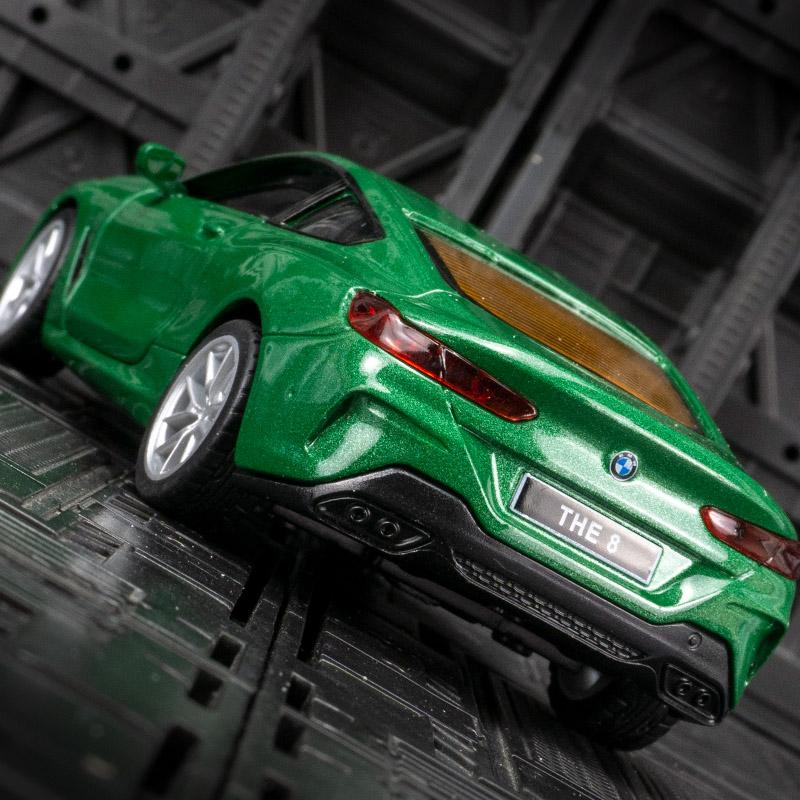 1:35 BMW M850i Alloy Car Model Ornament Door Can Be Opened Has Simulated Sound and Lighting Functions, Rich Details