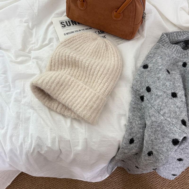 Japanese Style Wool Knit Hat: Versatile, Warm, Ear-Protecting Slouchy Cap for Women with Larger Head Circumference