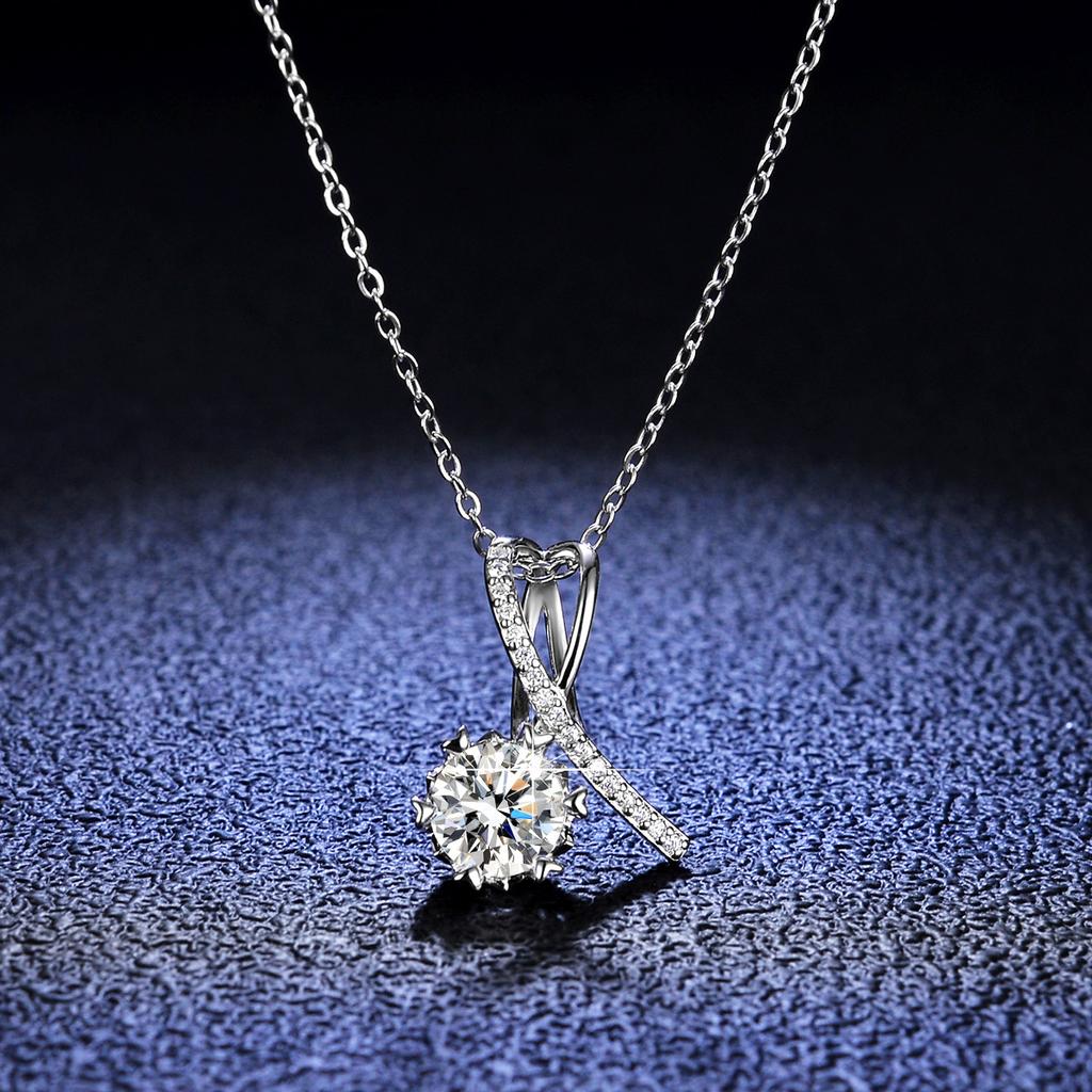 Tancise S925 Sterling Silver Moissanite Luxusný osobný náhrdelník s príveskom Dámsky klasický náhrdelník s prílivom na párty darček na párty