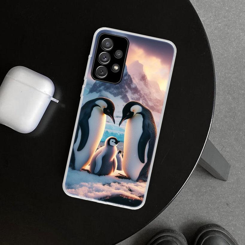 Penguins Love At The North Pole Phone Case Cover for Samsung Galaxy A12 A22 A32 A52 A72 A02S A51 A50S A31 A20S A10S Note 20 Ultr