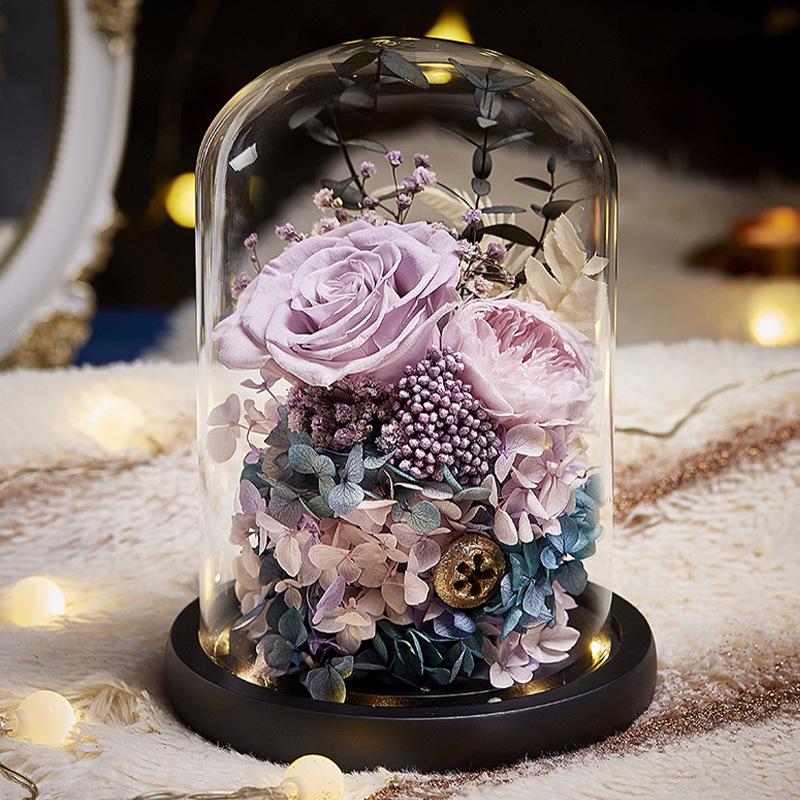 Věčná růže v prosklené kopuli - Perfektní dárek na Valentýna, výročí nebo narozeniny pro přítelkyni, kamarádku, přítele nebo manželku.