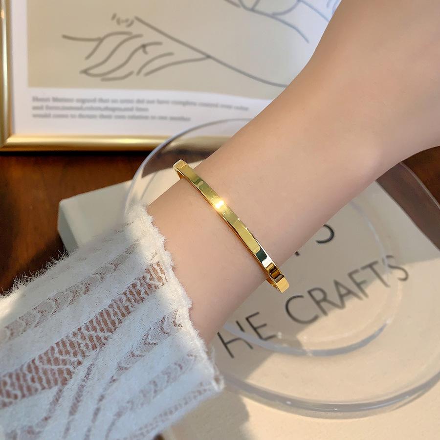 Simple Glossy Buckle Bracelet, Women's Plain Ring, Fashionable and Versatile Bracelet, High-end