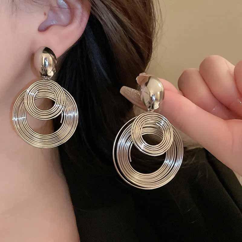 Exaggerated personality wrapped metal circle earrings women, niche design earrings earrings