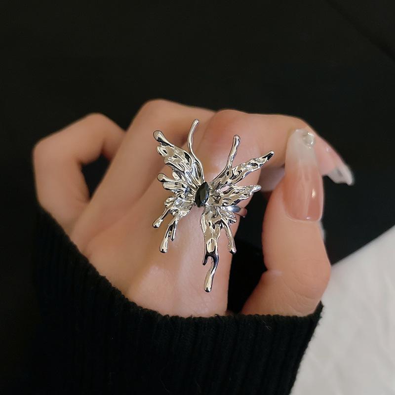 Vintage Punk Metall Svart Rose Flytende Sommerfugl Åpningsring for Kvinner Overdreven Justerbar Dyre-ring Estetiske Smykker