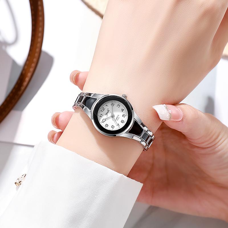 Versatile Ladies' Quartz Watch - Round Dial with Steel Bracelet, Ideal for Students and Parties, Silent Movement.