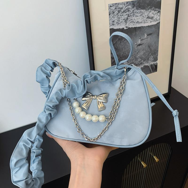 

Silver bag women s 2025 new fashion niche design pleated shoulder messenger bag high-end chain small square bag синий