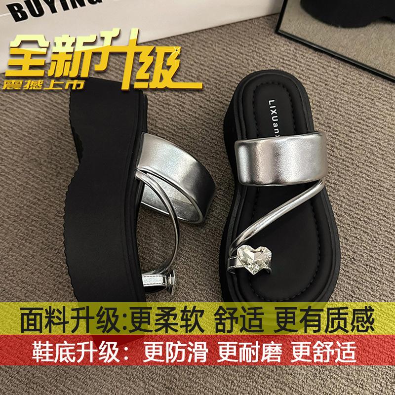 

Thick-soled slippers for women wear summer outerwear in 2025 with skirts, high-end support shoes, super hot beach slip-flops 35
