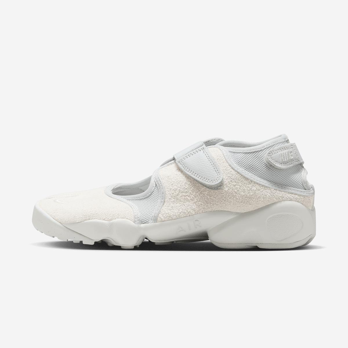 

Nike Wmns Nike Air Rift Sde Hq1474 001 230