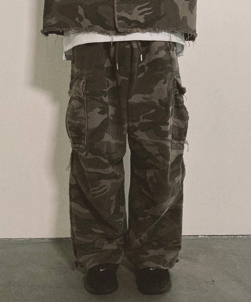 Nainneoscheu Grunge Camo Cargo Pants_Khaki