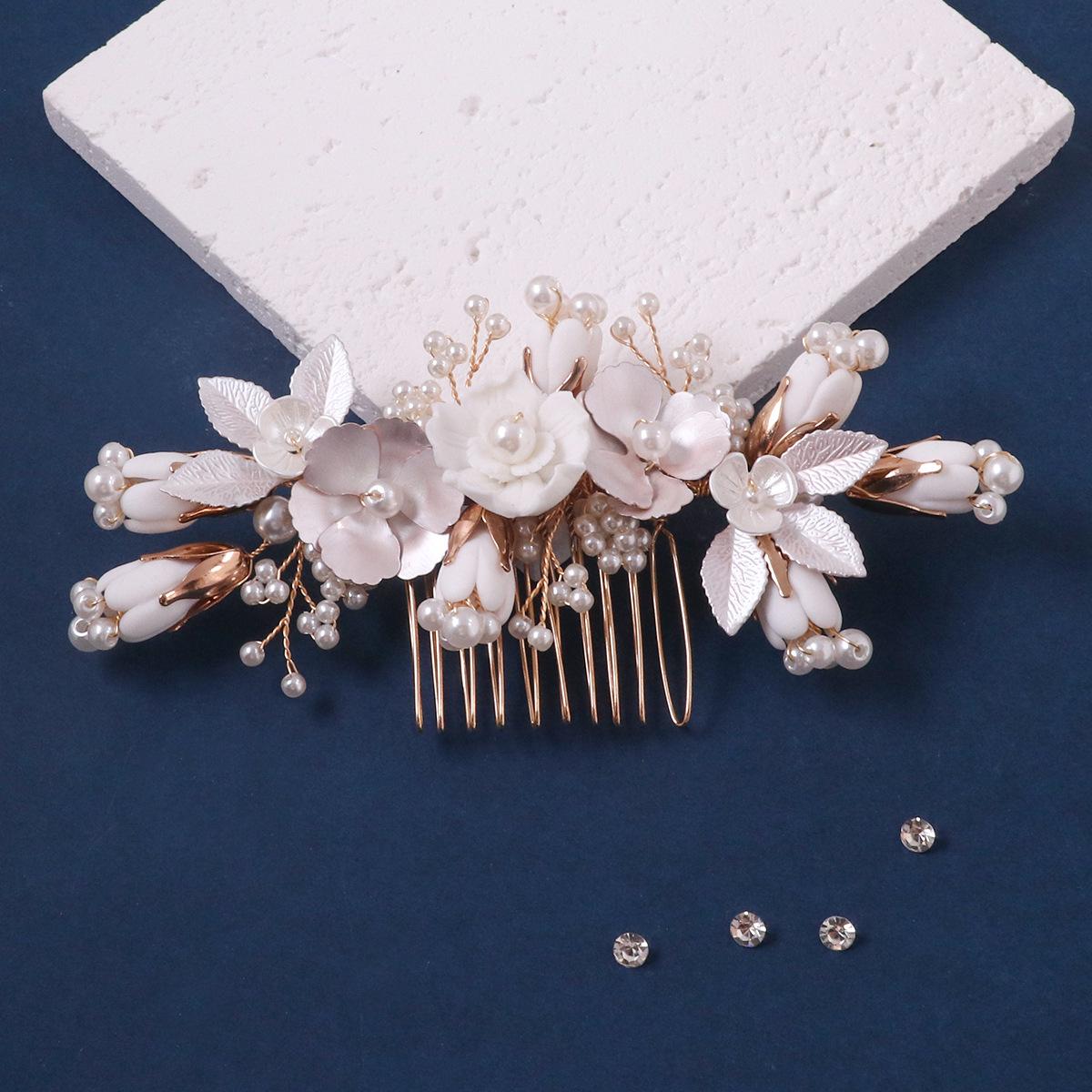 Spring Whisper Alloy Leaf & Ceramic Flower Pearl Hairpin золотой