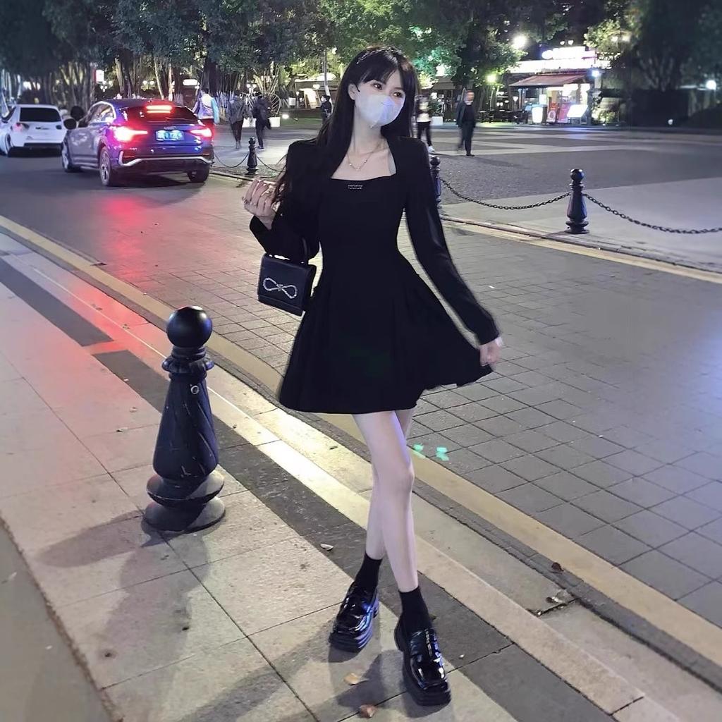 Long-sleeved Black Dress Women's Autumn Clothing New Models Are Popular This Year, Sweet and Spicy Square Neck Short Skirts