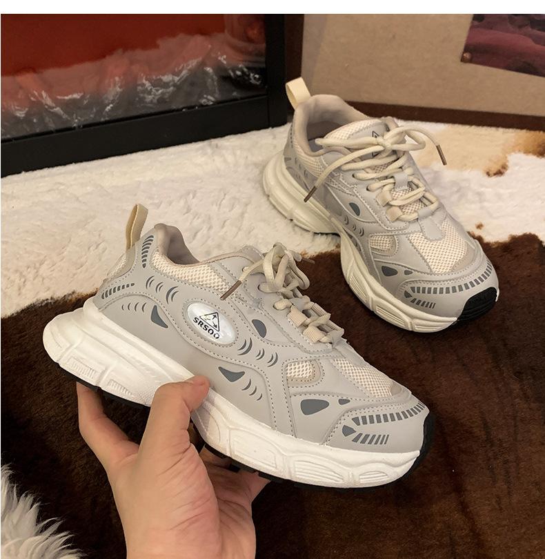 

Универсальная обувь на платформе для увеличения роста в гонконгском стиле, делает ноги маленькими, кроссовки папы женские, новая коллекция осень-зима 2025, легкая ретро спортивная обувь 35 серый