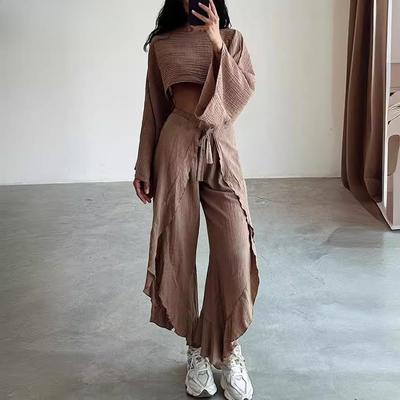 Conjunto de duas peças de blusa solta e calça feminina