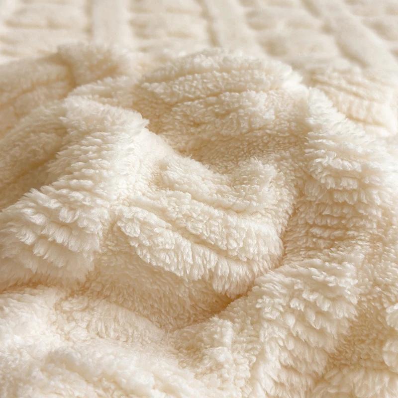Thickened Coral Fleece Bed Blankets for Winter Warm Soft Imitation Lambs Wool Jacquard Blankets for Bedroom Sleeping Sofa Throw