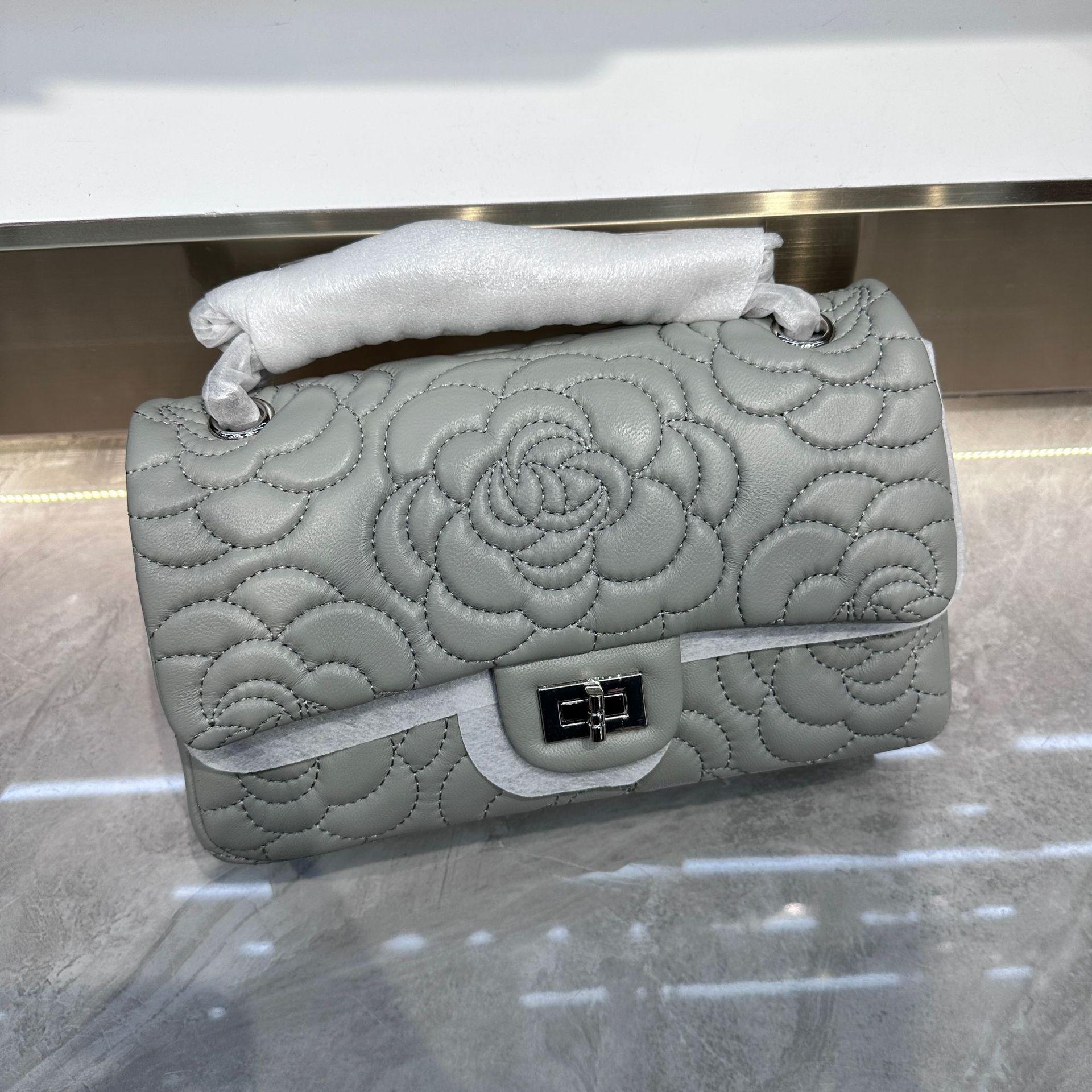 

Сумка на плечо Camellia Chain из натуральной кожи 2024 года — элегантный ретро-стиль для женщин