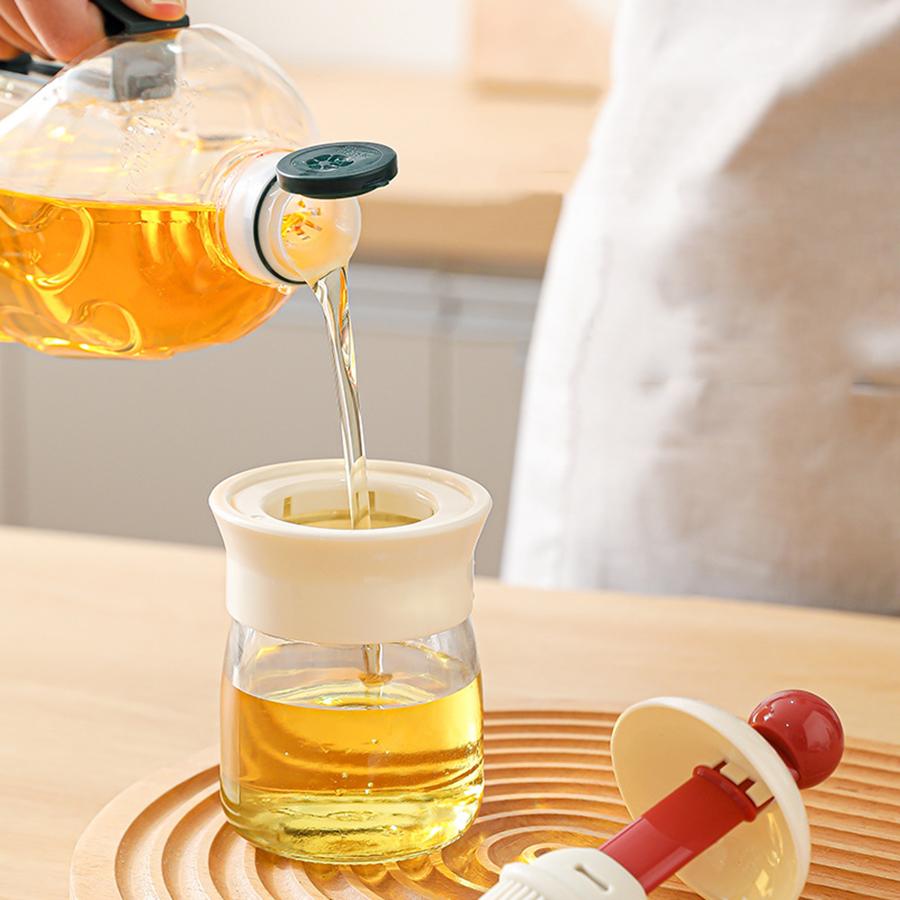 Practical 2-in-1 Oil Brush Bottle Oil Pot Sauce Vinegar Bottle Silicone Oil Brush Temperature Resistant Oil Bottle