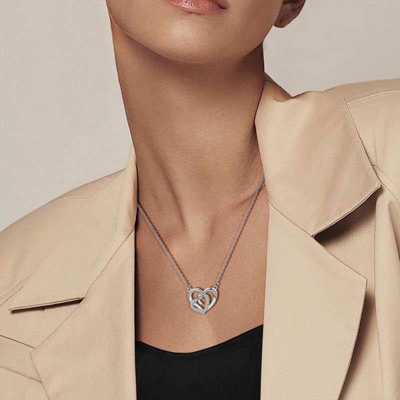 Latest In Love Heart Pendant Piece Necklace Piece Authentic Circle Necklace Women Chain Jewelry Creation Decoration Bracelet Style Accessories Charm