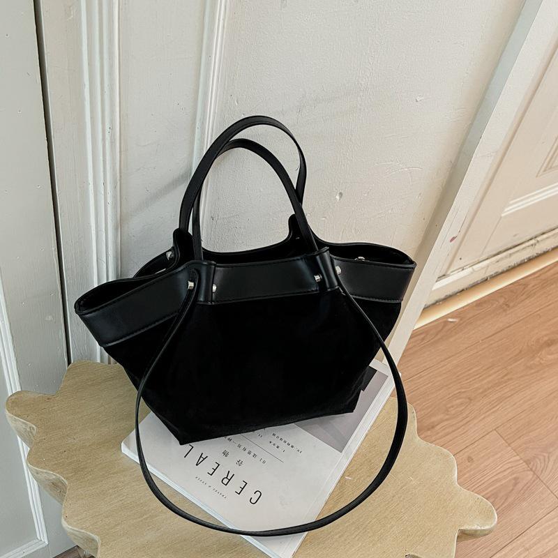2026 Women's Retro Suede Tote: Large Capacity, Versatile Single Shoulder Bag for Autumn/Winter Commuting