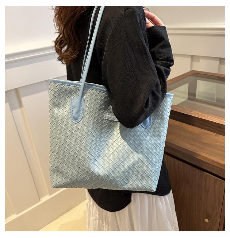 Women's Large Capacity Checkered Shoulder Tote Bag 2025 - Small, Stylish, Hot Selling Commute Bag