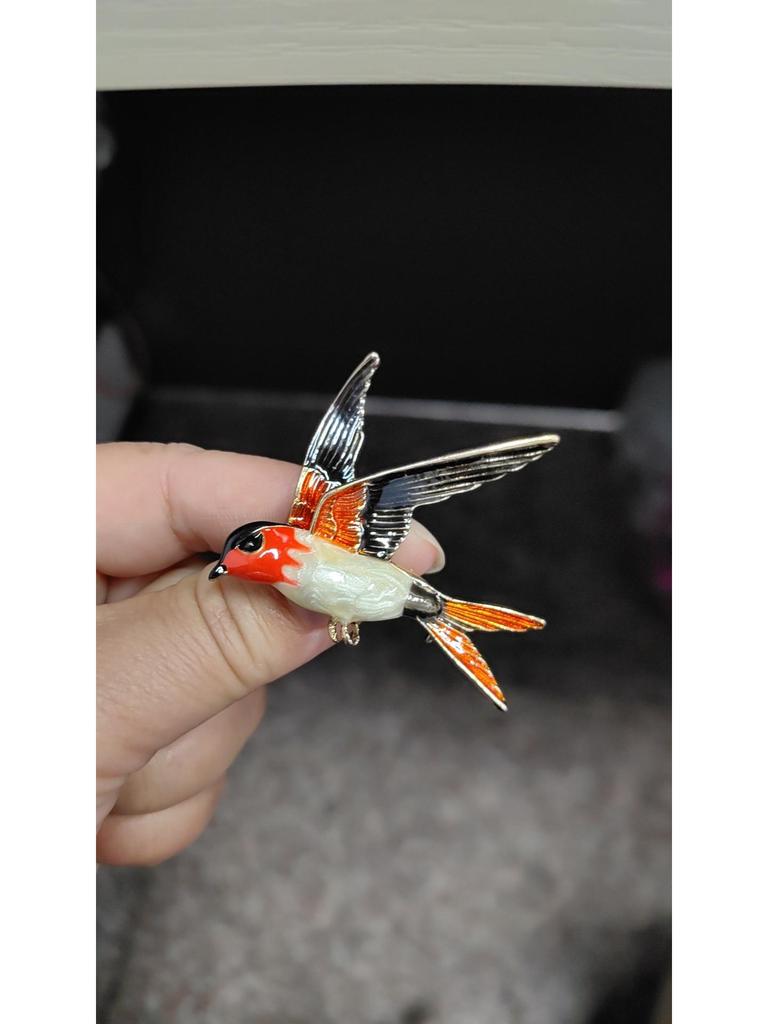 Hummingbird Crystal Rhinestone Brooch: Elegant Alloy Pin for Clothing Accessories