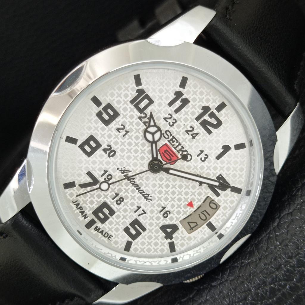 REFURBISHED SEIKO 5 AUTOMATIC VINTAGE JAPAN MENS SILVER DIAL WATCH a445519-1