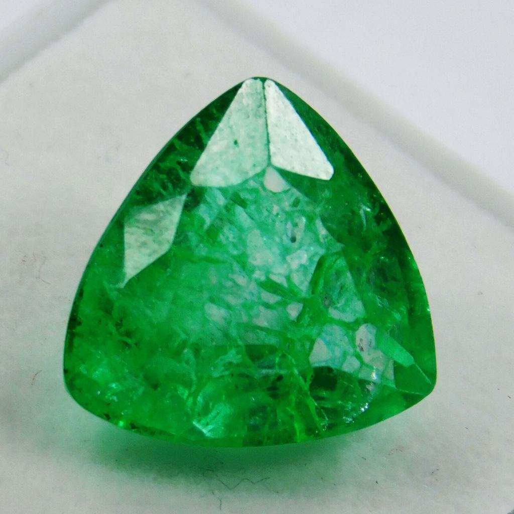 Natural Green Emerald Loose Gemstone Exclusive Muzo 7.50 ct Trillion for Jewelry Making and Crafts