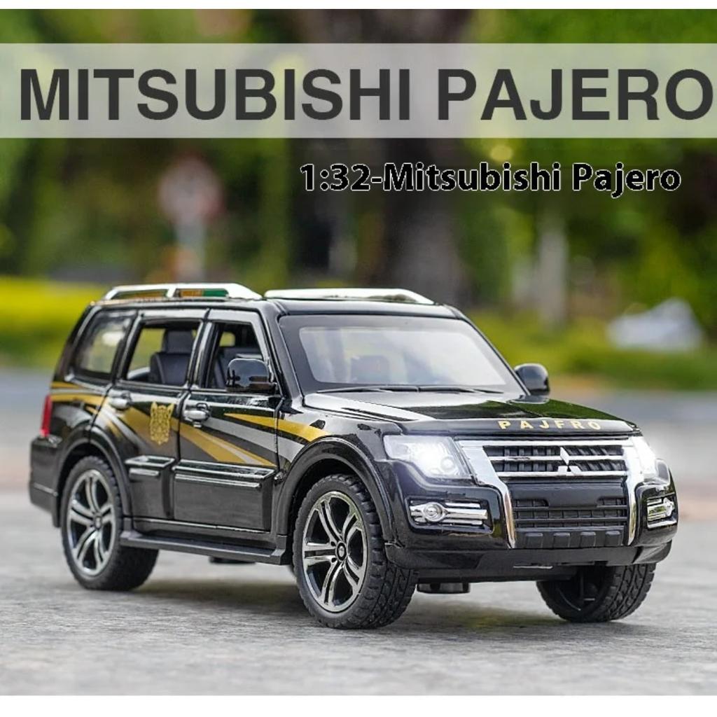Simulation 1/32 Mitsubishi Pajero Automobile Model Alloy Die Cast Body Strong and Durable Children's Toy Car Model with Sound and Light
