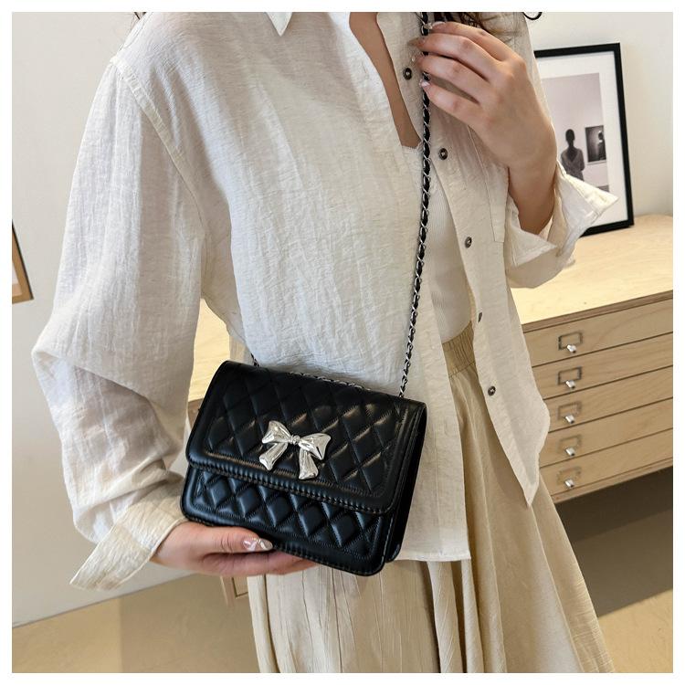 Fashion Rhombus Quilted Small Shoulder Bag Trendy Chain Crossbody Bag Casual Faux Leather Handbag for Women CLE