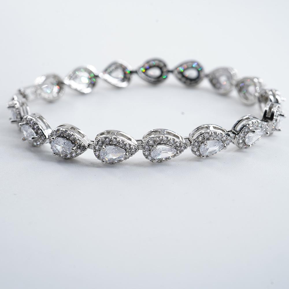 Elegant White Gold-Plated Heart Zircon Bracelet for Women