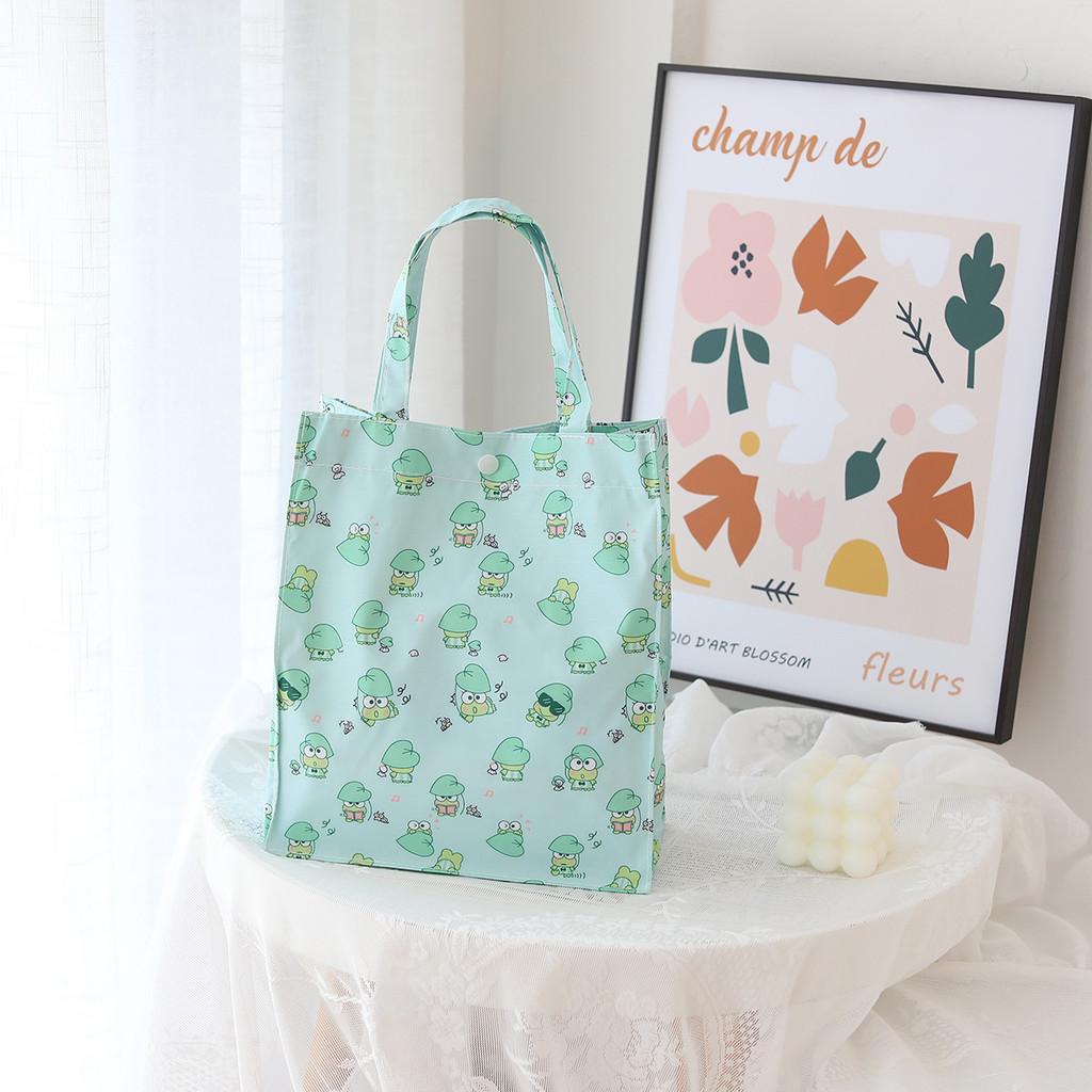 

Милая водонепроницаемая ручная сумка с принтом Почакко для туалетных принадлежностей и предметов первой необходимости на каждый день Green Leaf Frog,Small