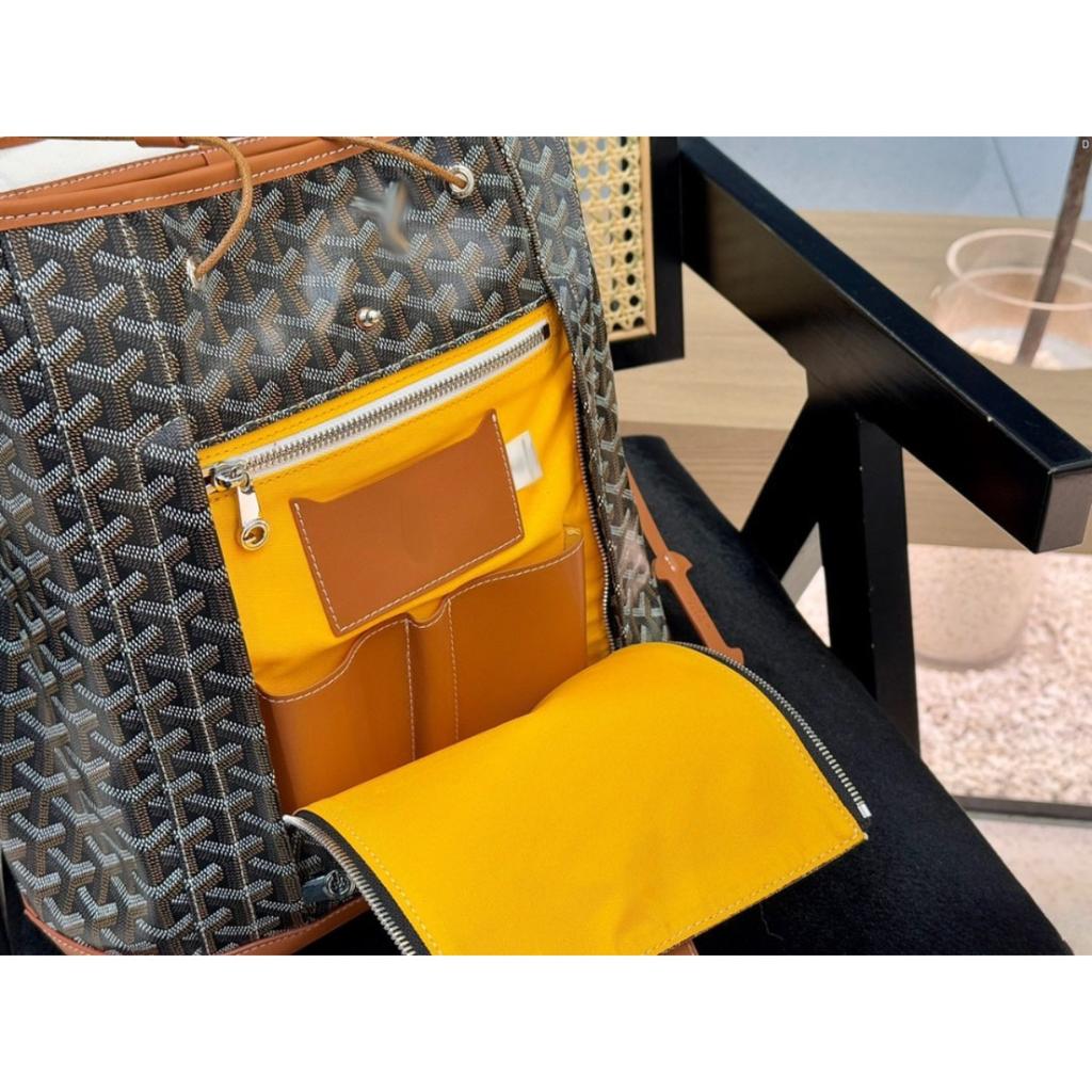 Rucksack mit großem Fassungsvermögen, Rucksack aus echtem Rindsleder für Arbeit & Reisen