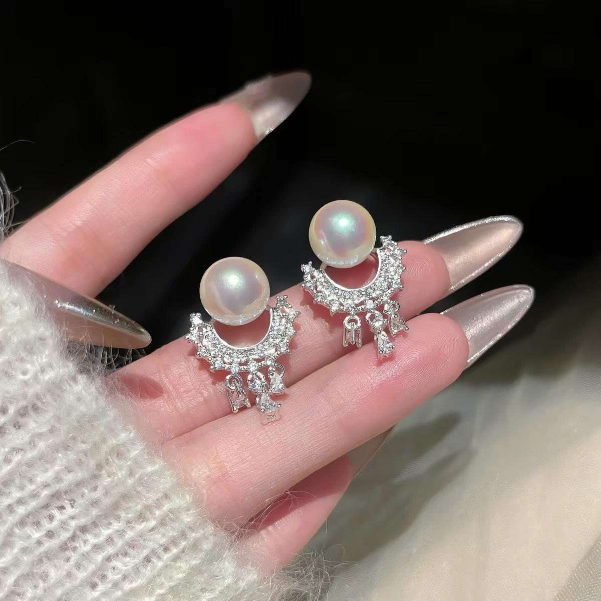 Beixi S999 Silver Needle Moonlight Pearl Earrings with Diamond-Inlaid Tassel - Elegant Water Drop Design