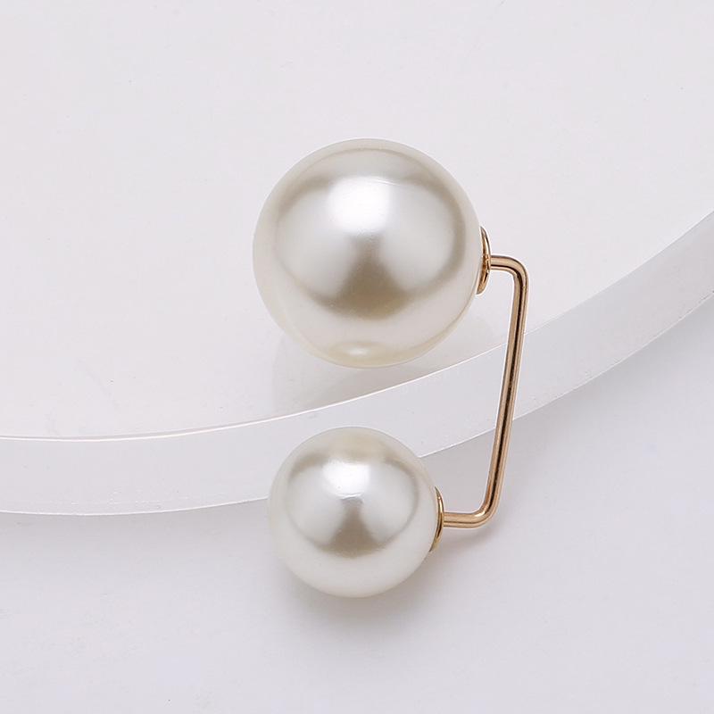 Elegant Minimalist Pearl Pin Brooch for Neckline and Waist
