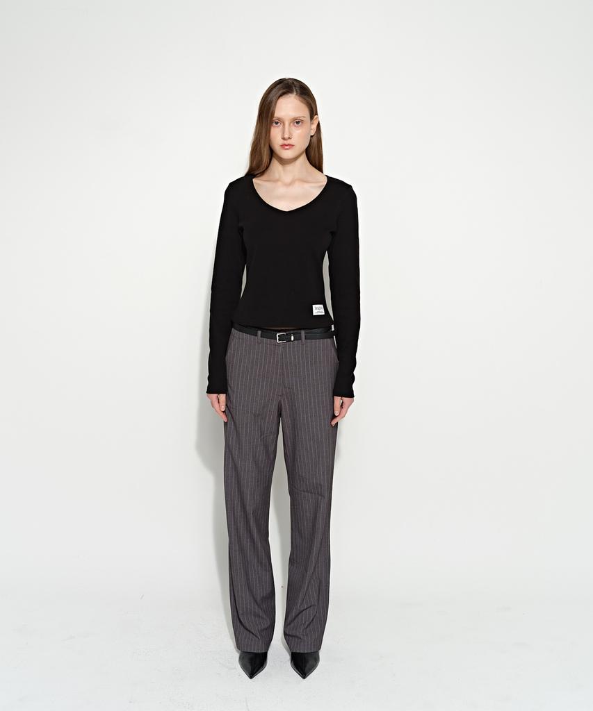 Beulaiteun Essential V-Neck Long Sleeve T-Shirt Black