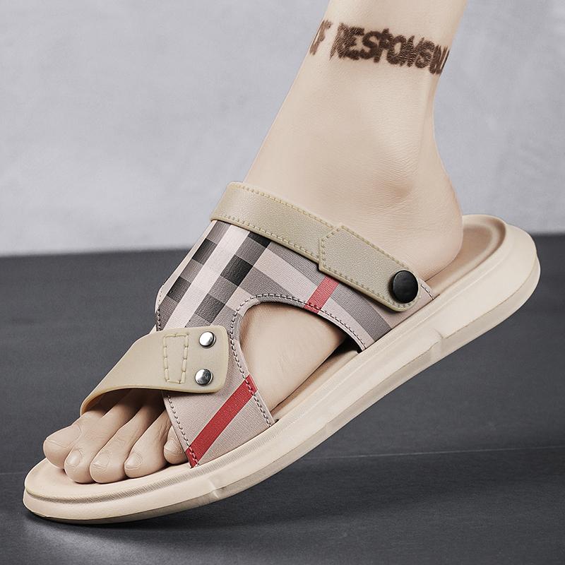 Fashion Sandals In Large Size Summer Beach Shoes Cool Slippers Wear-resistant and Non Slip Casual and Fashionable Air Cushioned Shoes
